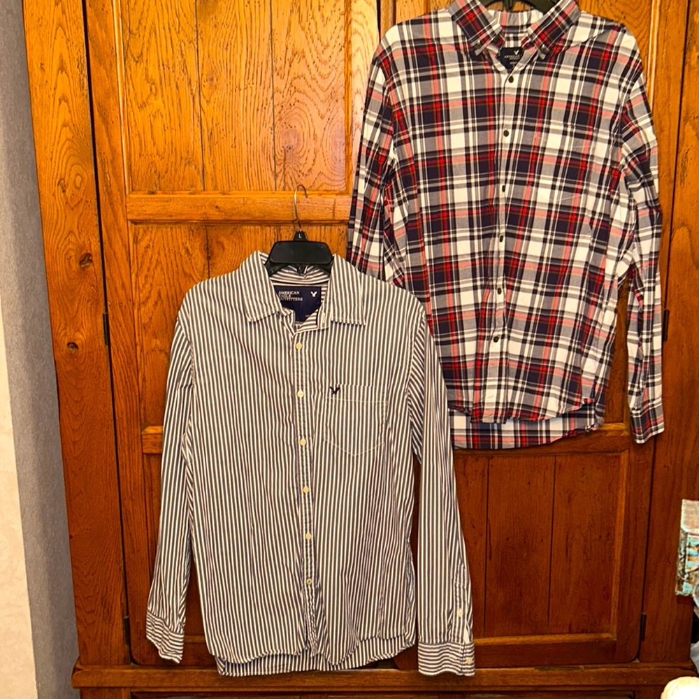 Lot of 2 AMERICAN🦅EAGLE Button Down SHIRTS Mens Large🦅1 Plaid & 1 Gray Striped